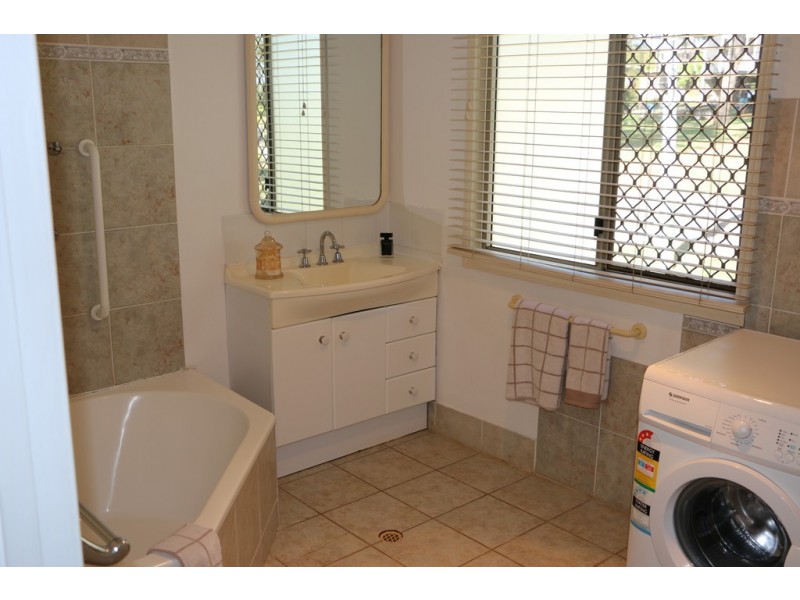 45 BLUE BAY CRESCENT, Macleay Island QLD 4184