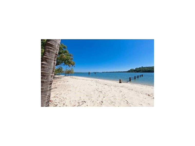 19-23 EAST ROAD, Karragarra Island QLD 4184