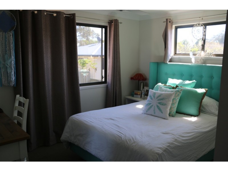 5 Vine Street, Macleay Island QLD 4184