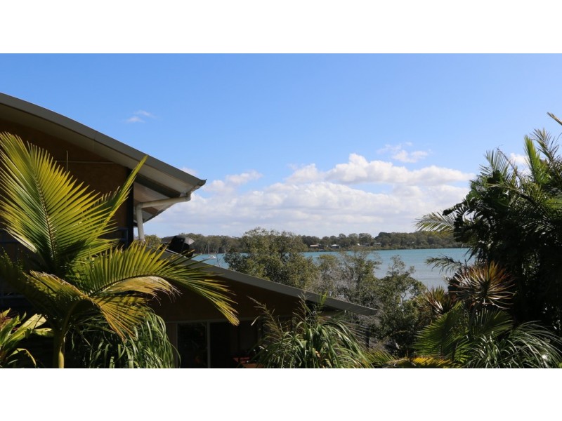 20 CALM WATERS CRESCENT, Macleay Island QLD 4184