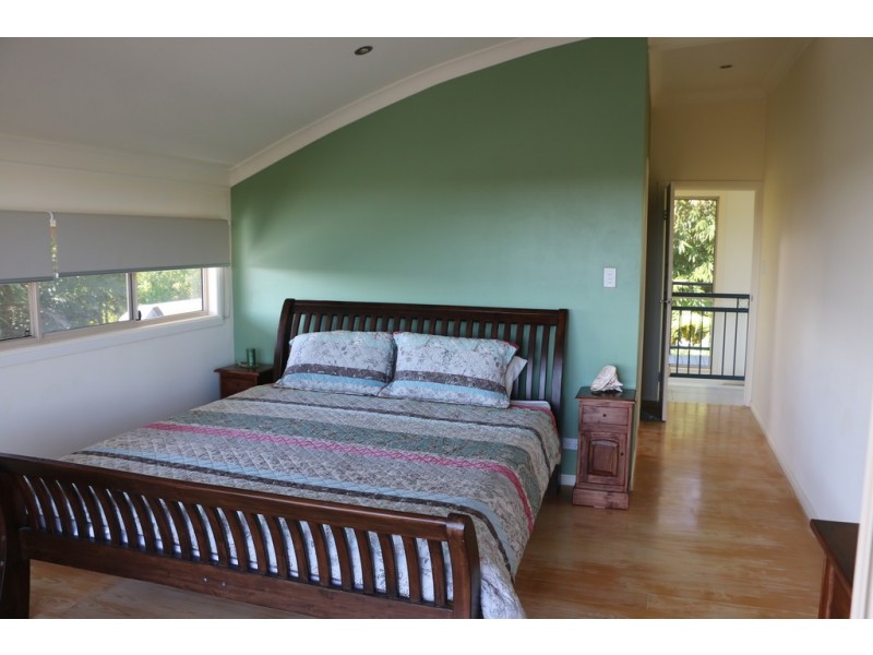 20 CALM WATERS CRESCENT, Macleay Island QLD 4184