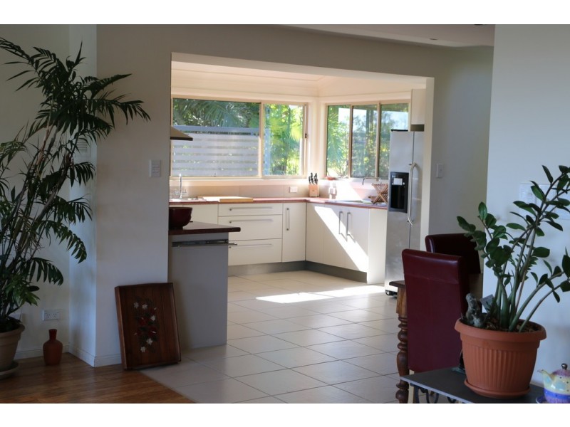 20 CALM WATERS CRESCENT, Macleay Island QLD 4184