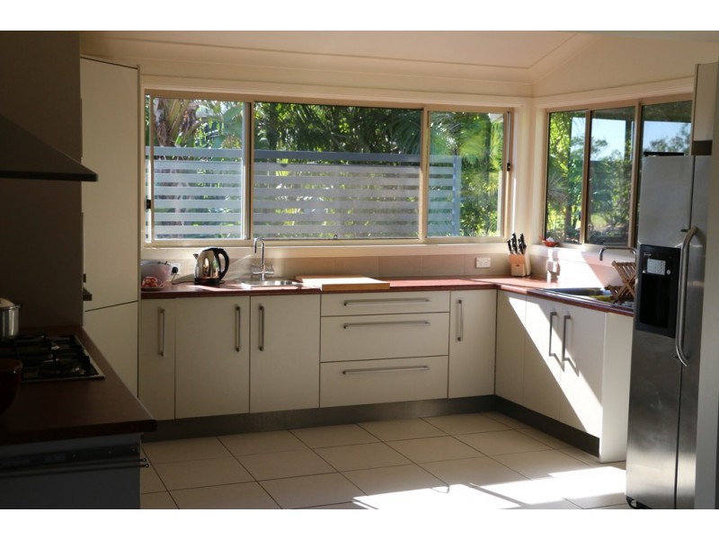 20 CALM WATERS CRESCENT, Macleay Island QLD 4184