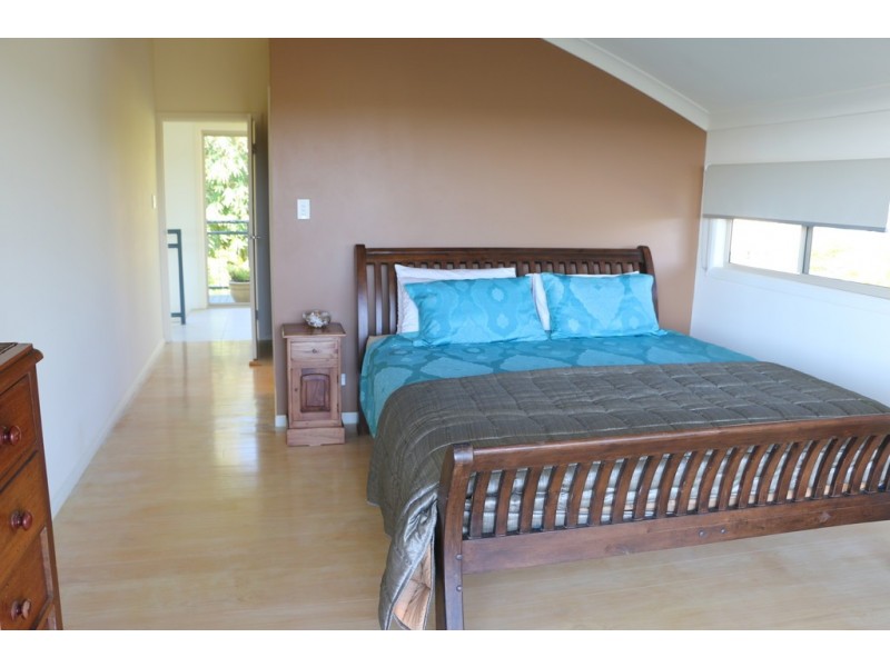 20 CALM WATERS CRESCENT, Macleay Island QLD 4184
