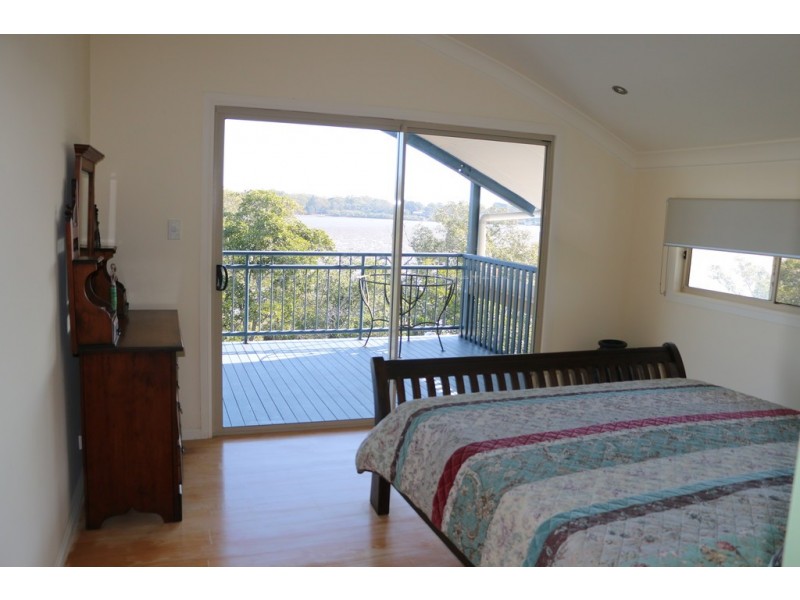 20 CALM WATERS CRESCENT, Macleay Island QLD 4184