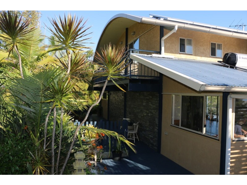 20 CALM WATERS CRESCENT, Macleay Island QLD 4184
