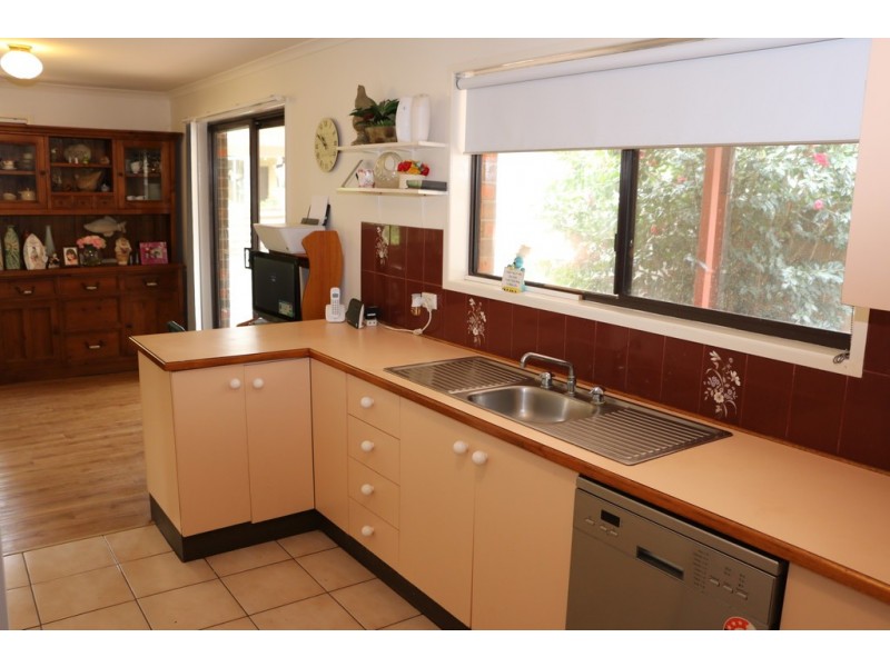 14 DALPURA STREET, Macleay Island QLD 4184