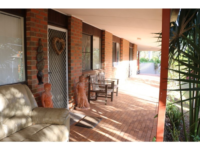 14 DALPURA STREET, Macleay Island QLD 4184