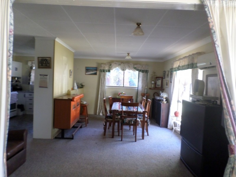 1 ALLAMBIE STREET, Macleay Island QLD 4184
