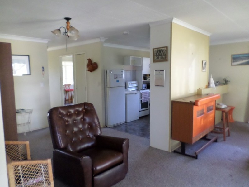 1 ALLAMBIE STREET, Macleay Island QLD 4184