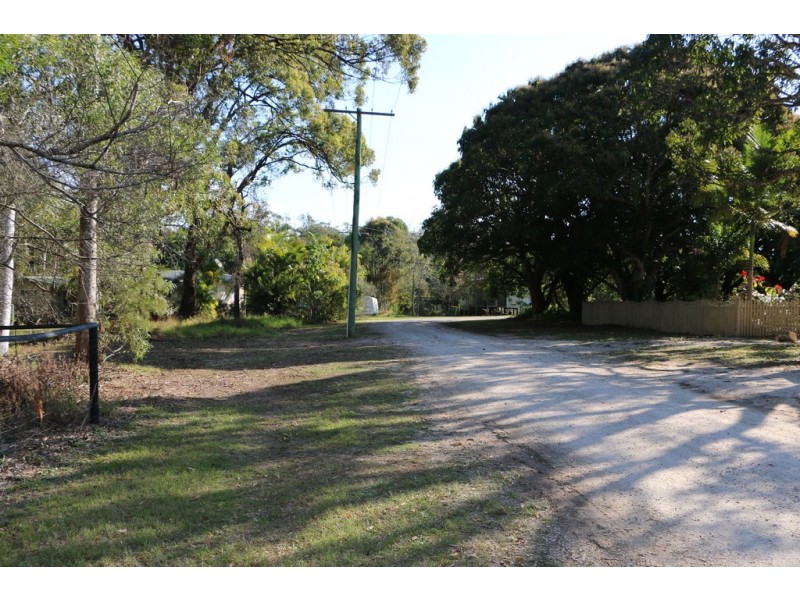 22 MANGO CRESCENT, Macleay Island QLD 4184