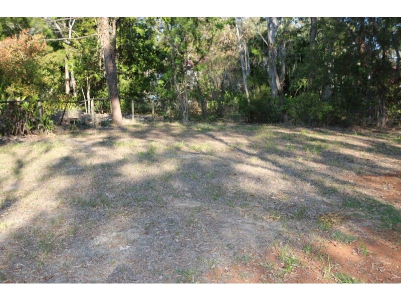 22 MANGO CRESCENT, Macleay Island QLD 4184