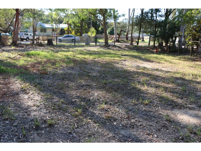 22 MANGO CRESCENT, Macleay Island QLD 4184