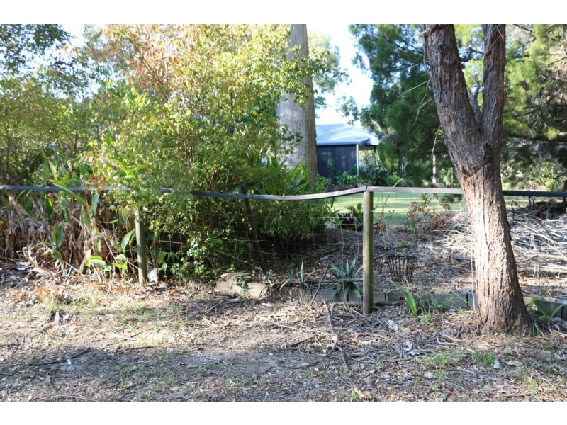 22 MANGO CRESCENT, Macleay Island QLD 4184