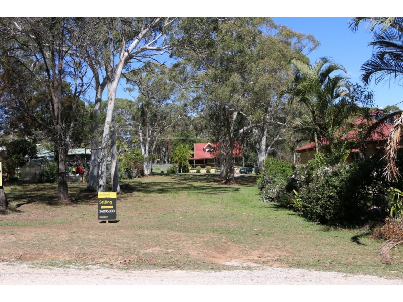 8 MORWONG STREET, Macleay Island QLD 4184