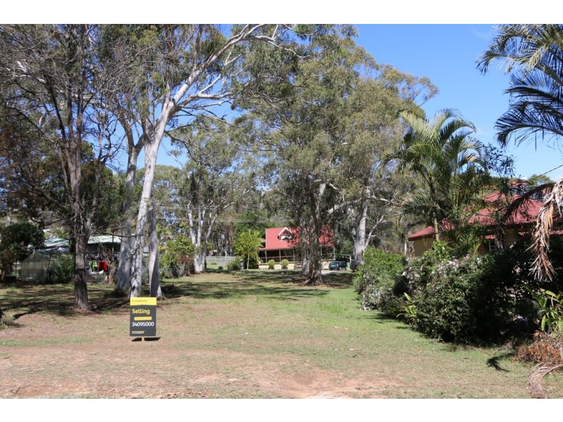 8 MORWONG STREET, Macleay Island QLD 4184