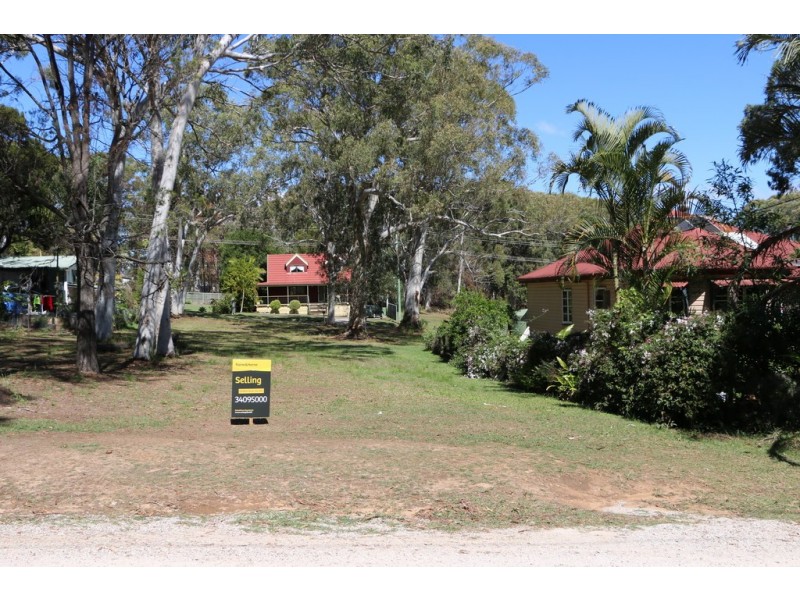 8 MORWONG STREET, Macleay Island QLD 4184