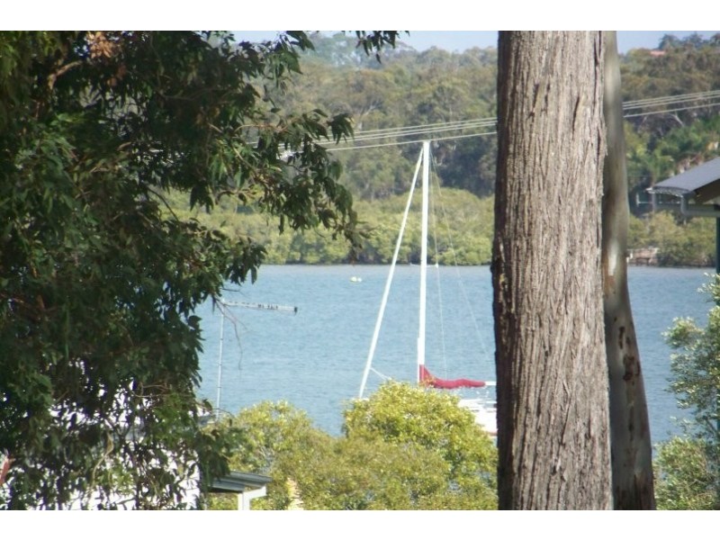 38 LUCAS DR, Lamb Island QLD 4184