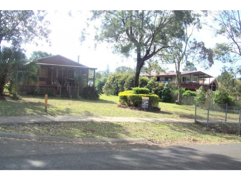 38 LUCAS DR, Lamb Island QLD 4184