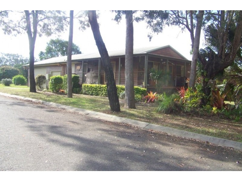 38 LUCAS DR, Lamb Island QLD 4184