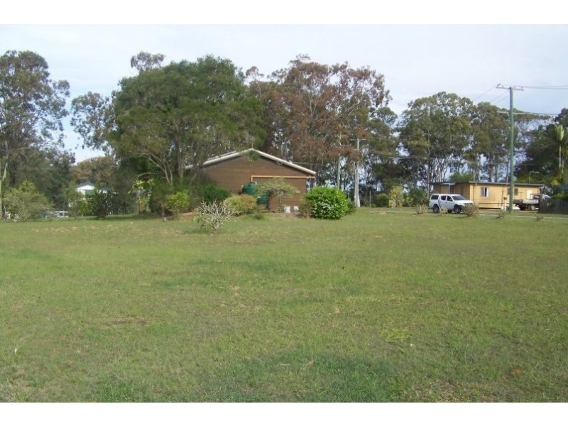 38 LUCAS DR, Lamb Island QLD 4184