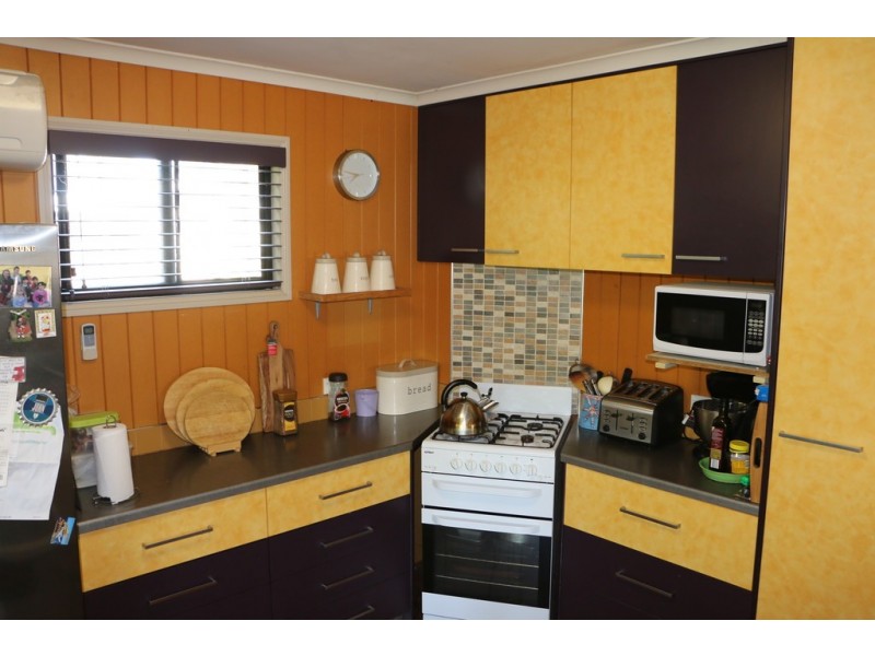 20 Alkira Street, Macleay Island QLD 4184