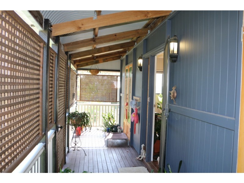 20 Alkira Street, Macleay Island QLD 4184