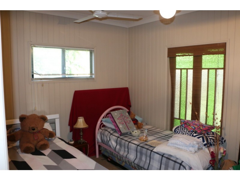 20 Alkira Street, Macleay Island QLD 4184