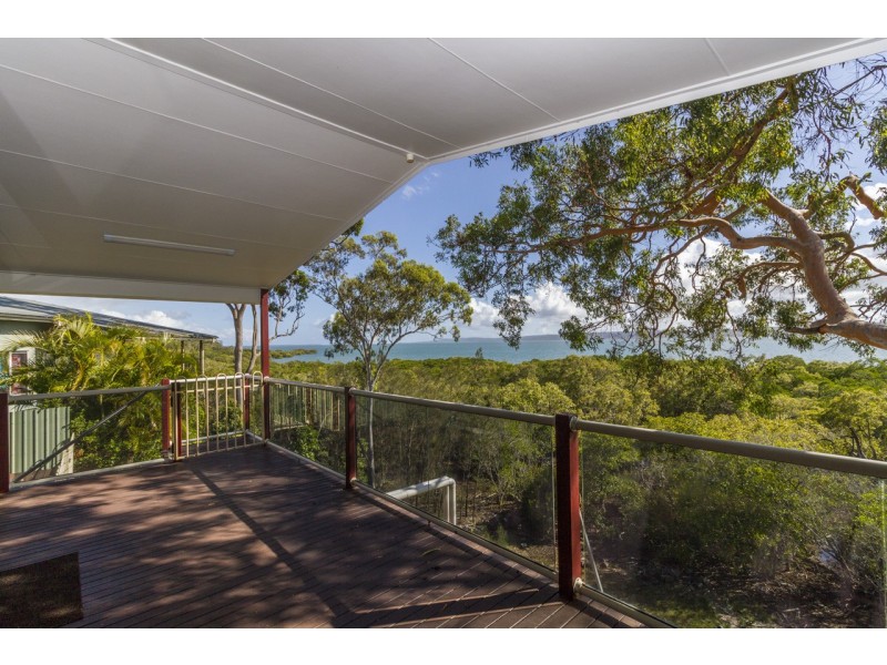 2 Island Outlook, Macleay Island QLD 4184