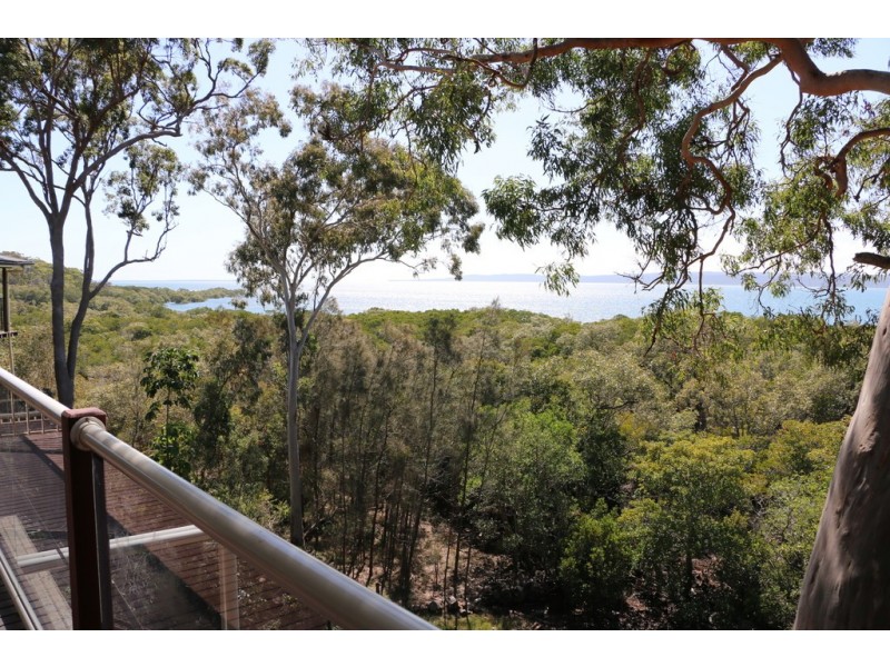 2 Island Outlook, Macleay Island QLD 4184