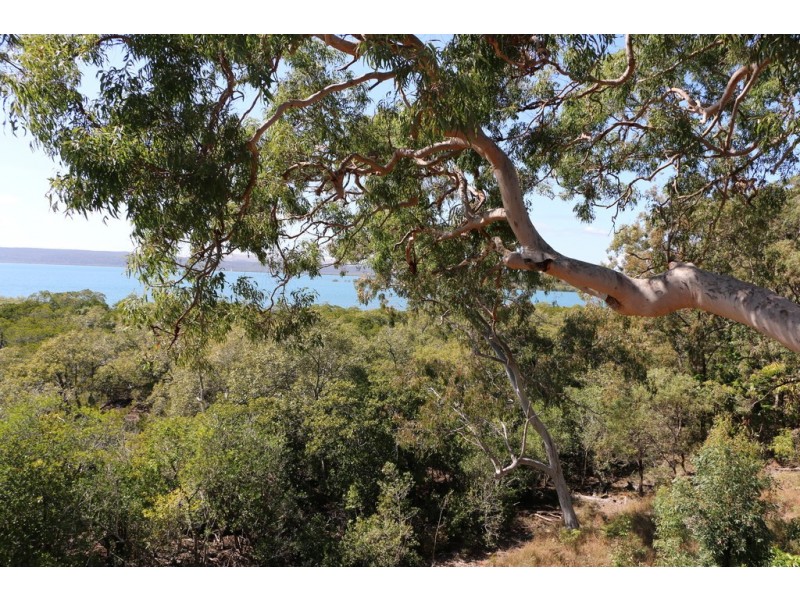 2 Island Outlook, Macleay Island QLD 4184