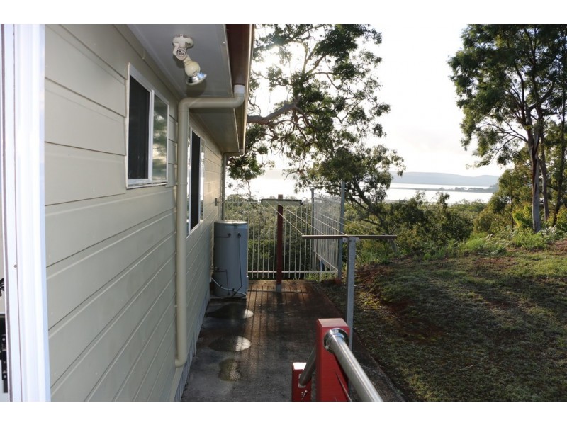 2 Island Outlook, Macleay Island QLD 4184