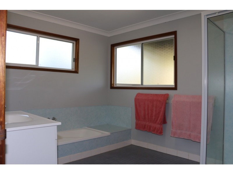 2 Island Outlook, Macleay Island QLD 4184