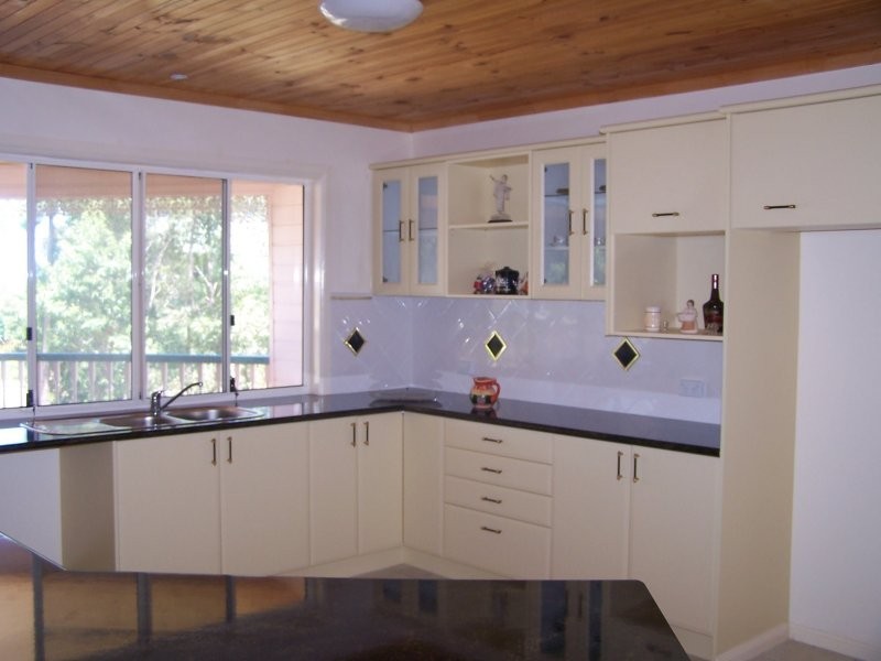 7 Ilya Street, Macleay Island QLD 4184