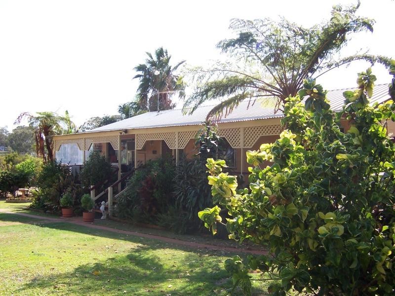 3 Resthaven Dr, Lamb Island QLD 4184