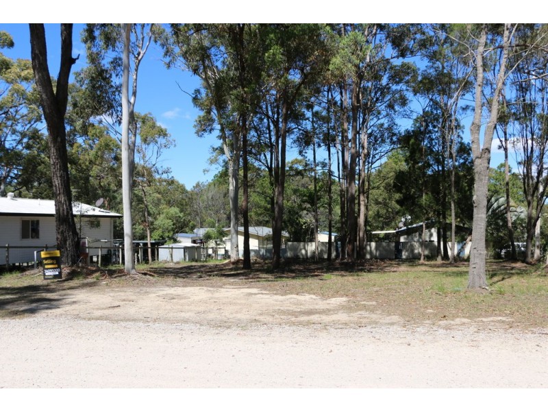 4 Parakeet Street, Macleay Island QLD 4184