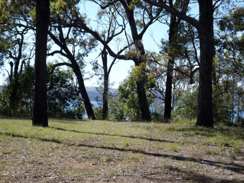 23 BLUE BAY CRESCENT, Macleay Island QLD 4184