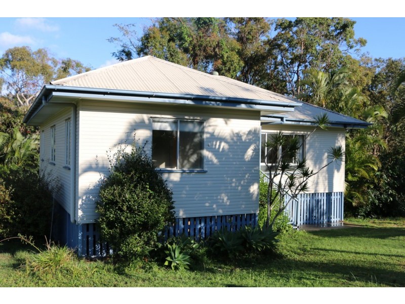 13 MICHAEL STREET, Macleay Island QLD 4184