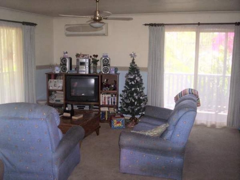 6 EASTERN ROAD, Macleay Island QLD 4184