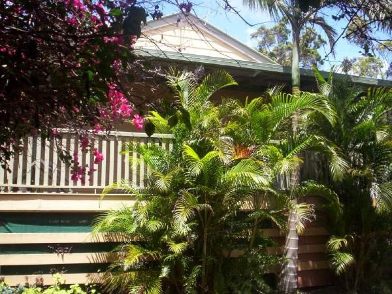 6 EASTERN ROAD, Macleay Island QLD 4184