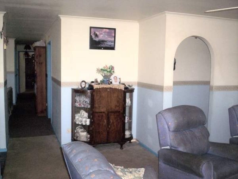 6 EASTERN ROAD, Macleay Island QLD 4184