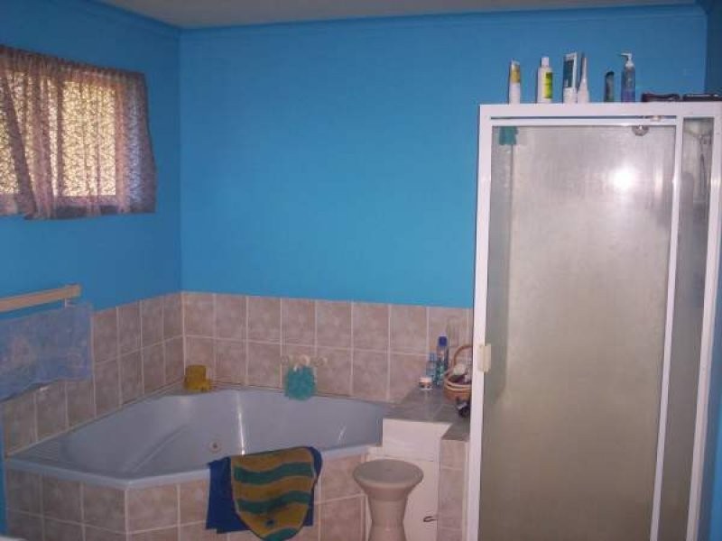 6 EASTERN ROAD, Macleay Island QLD 4184