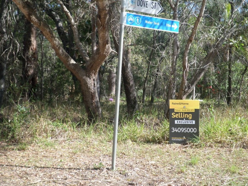 2 DOVE STREET, Macleay Island QLD 4184