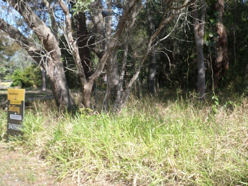 2 DOVE STREET, Macleay Island QLD 4184