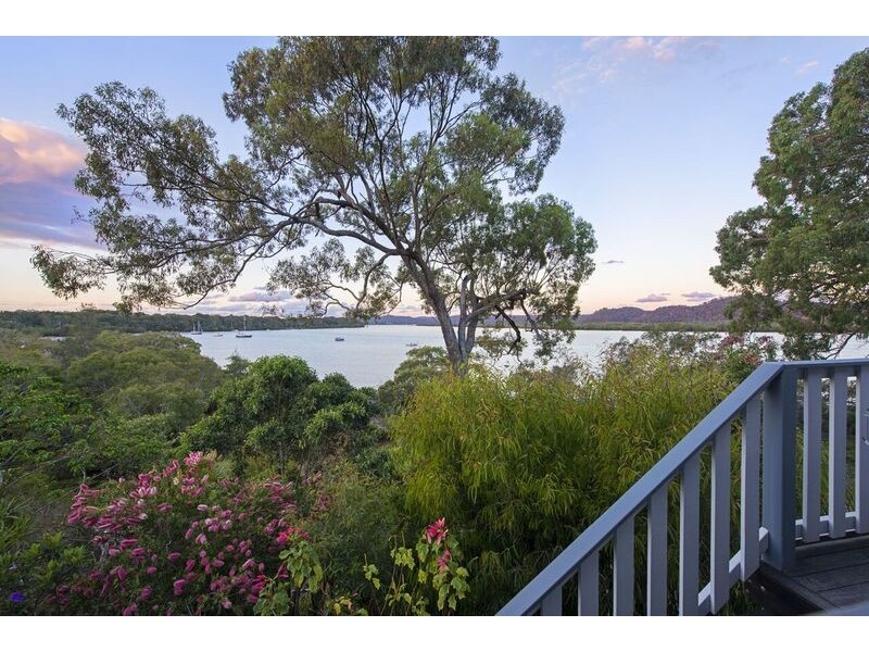22 SCHOONER STREET, Russell Island QLD 4184