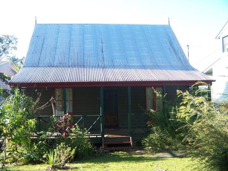 48 RESTHAVEN  DR, Lamb Island QLD 4184