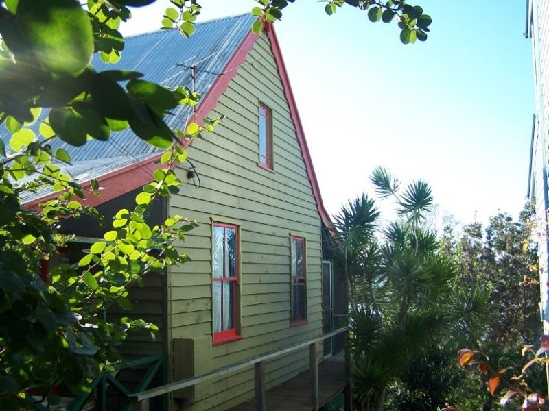 48 RESTHAVEN  DR, Lamb Island QLD 4184