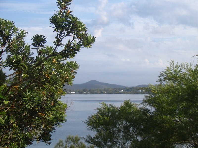 48 RESTHAVEN  DR, Lamb Island QLD 4184