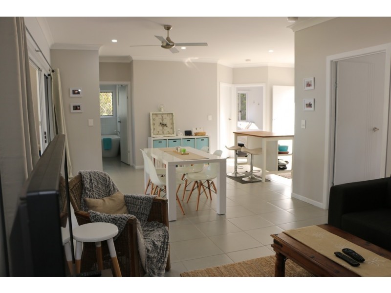 10 Natone Terrace, Macleay Island QLD 4184