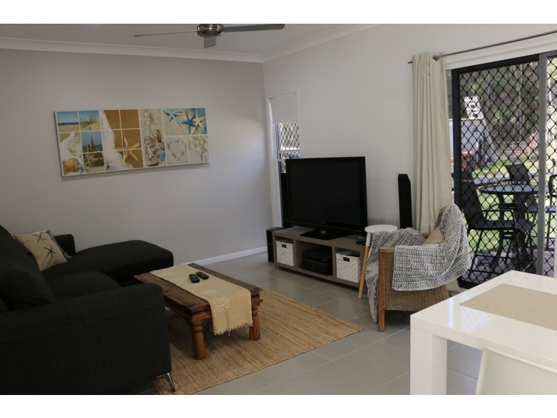 10 Natone Terrace, Macleay Island QLD 4184